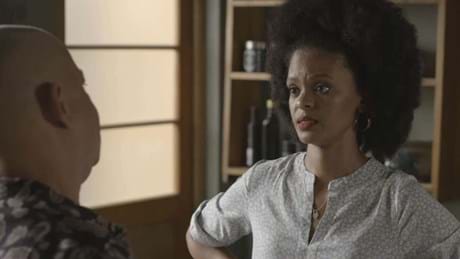 Lionel (left) tries to reason with Janice (right) to not let Ingrid get under her skin in Arendsvlei Season 4 on kykNET & Kie (DStv channel 145)