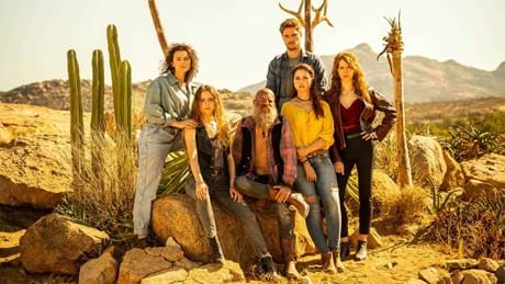 Greyling Family In Desert Rose Horizontal